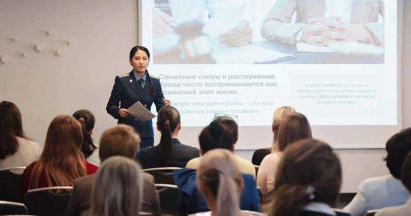 В Астане запустили новый формат общественных встреч для женщин