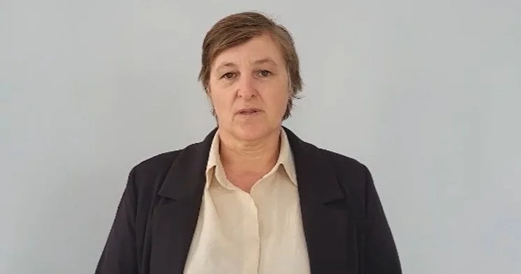 Ауыл мұғалімі жолда тұрып қалған көліктерге жол көрсетіп, 4 шақырым жаяу жүрген