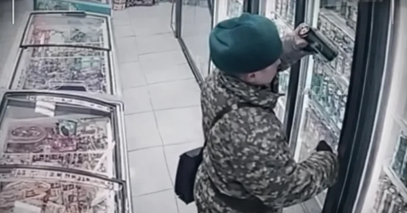 Военный попался за кражей пива в магазине Алматы