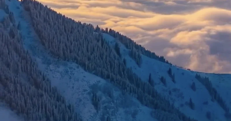 Космическое море из облаков в Алматы удивило Казнет (ВИДЕО)