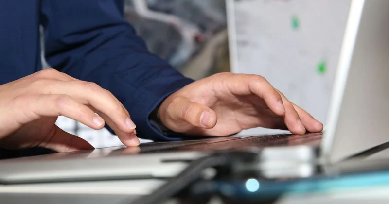 Подтверждать регистрацию граждан от имени организаций стало проще в Казахстане