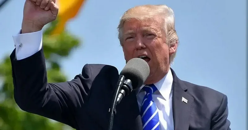 Дональд Трамп объявил о начале блокады Ормузского пролива