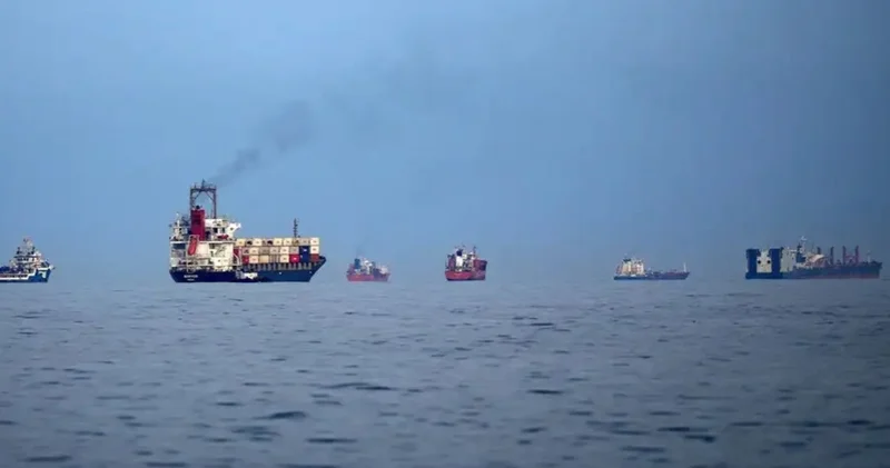 Иран Ормуз бұғазы арқылы АҚШ эсминецтерінің өткенін жоққа шығарды