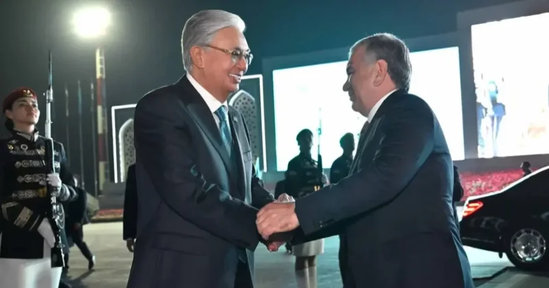 Мирзиёев проводил Токаева по завершении визита в Узбекистан