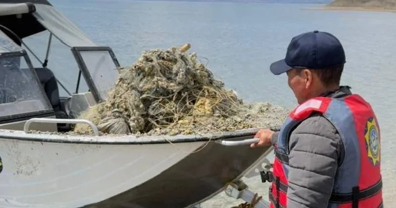 Ыстықкөл табанынан жалпы ұзындығы 1200 метрге жететін ескі аулар шығарылды