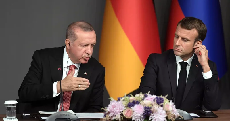 Ердоған мен Макрон Украина бойынша келіссөзді қайта бастау мәселесін талқылады