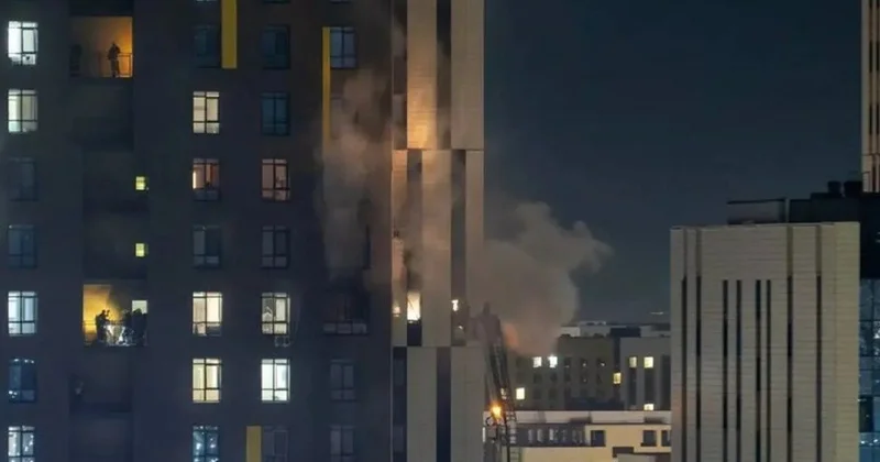 Гибель детей в Астане: проезд пожарных осложнили машины во дворе