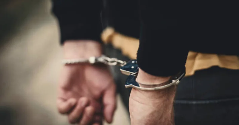 Полицейдің бетінен ұрған тұрғын 2 жылға сотталды