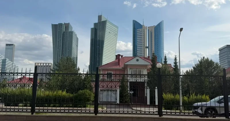 Снести Дипгородок в Астане и вырубить тысячу деревьев: что стоит за возможной застройкой района