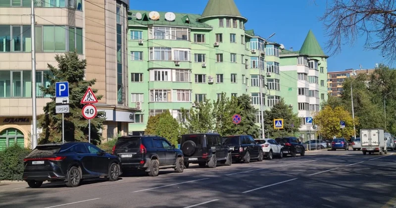 Үй жанындағы тұрақтар тегін болады Алматыда жаңа ережелер қарастырылуда