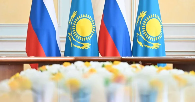 Қазақстан елшілігі ресейліктерді Ресей күнімен құттықтады