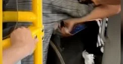 Алматыда әйел автобус ішінде жасөспірімді аяусыз соққыға жықты