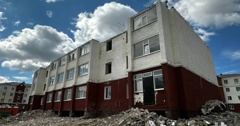 Сапасыз құрылыс: Ақтөбеде жаңа үйлерді бұзу жұмыстары басталды