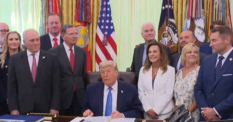 АҚШ Иранмен соғысты тоқтату туралы келісті Трамп