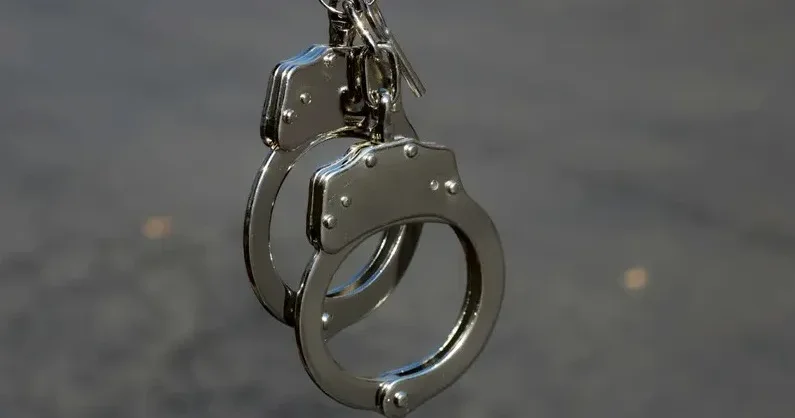 Алматыда күмәнді әрекет нашақорды полицияға ұстап берді