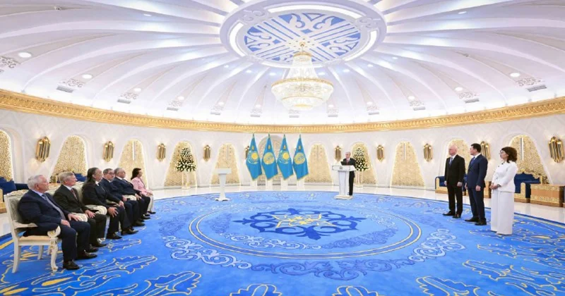 Тоқаев елдің дамуына қосқан елеулі үлесі үшін бірқатар қазақстандықты марапаттады: 12 тамыз 15:18 жаңалықтар