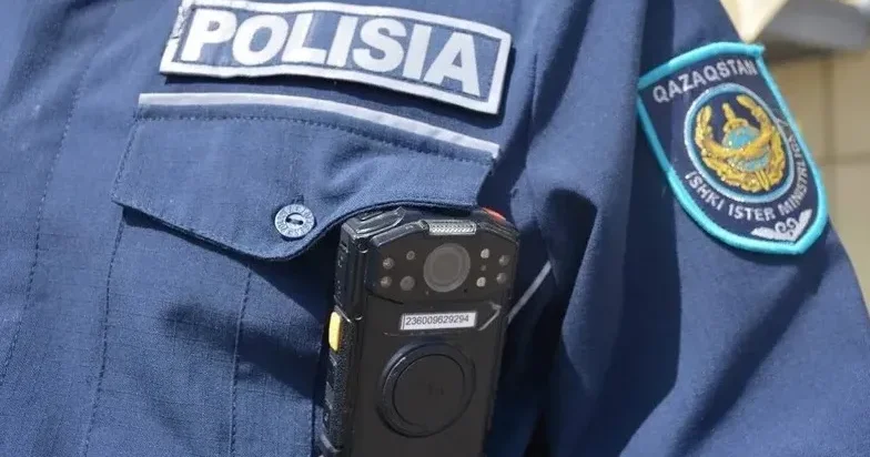 Балқаш көліндегі әрекетімен көптің көзіне түскен алматылық темір тордың арғы жағынан бір ақ шықты
