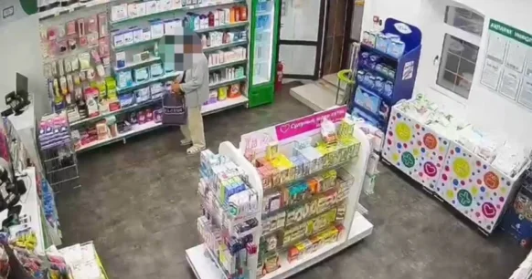 Мужчина крал тонометры в Уральске