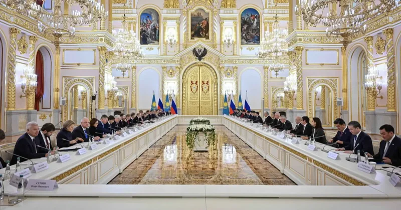 Токаев и Путин провели переговоры в расширенном составе