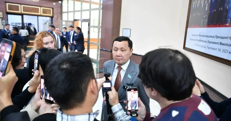 "Мәжілісте қаралып жатқан жоқ". Депутат Абзал Құспан тоқал мәселесіне нүкте қойды