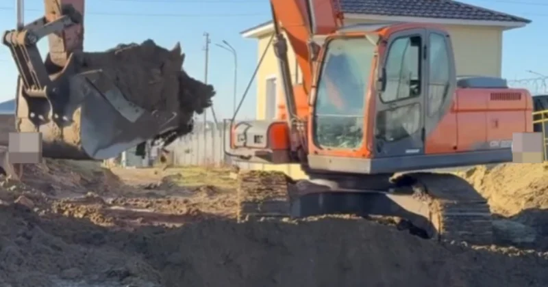 Эвакуирована семья: нечистоты затопили участки в Костанае