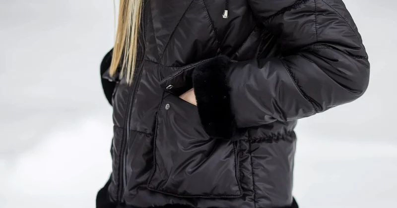 Жительница Атырау доказала, что дело в куртке, а не в ней