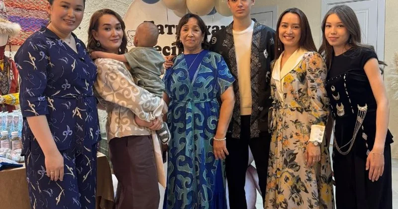 Невестка Рымбаевой поздравила маму с днем рождения