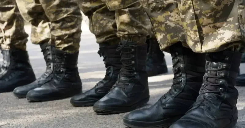 "Не нужно разделять нас на два лагеря". Требования матерей погибших солдат прокомментировал вице министр