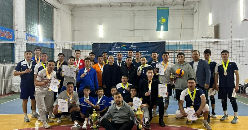 Жаттықтырушы Жетібаевқа құрмет көрсетілді