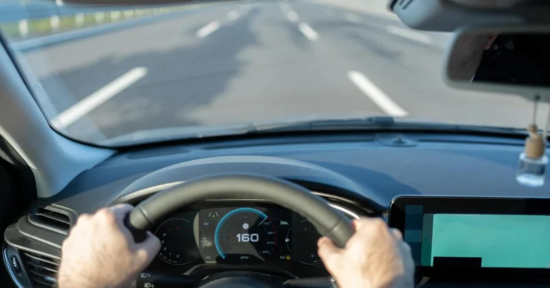 Могут ли в Алматы ужесточить наказание за быструю езду на главных улицах: ответ полиции