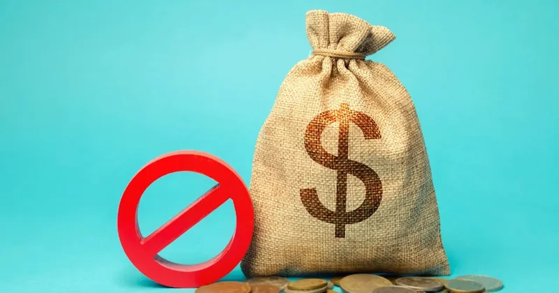 Новый запрет на снятие пенсионных излишков: ещё одну услугу внесли в чёрный список в Казахстане