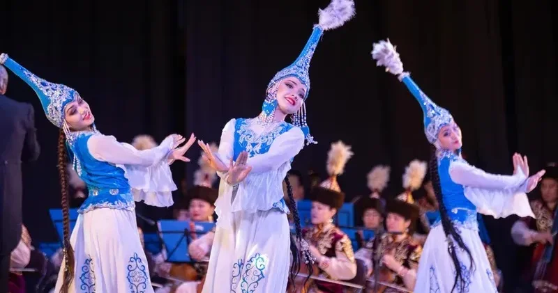 Қазақстандық әртістер шетелде флешмоб ұйымдастырды