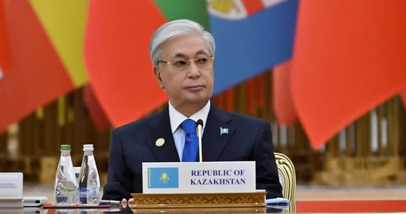 Тоқаев Украинадағы қақтығыс туралы: “Көптен күткен бітімге келу мүмкіндігін жақындатты“