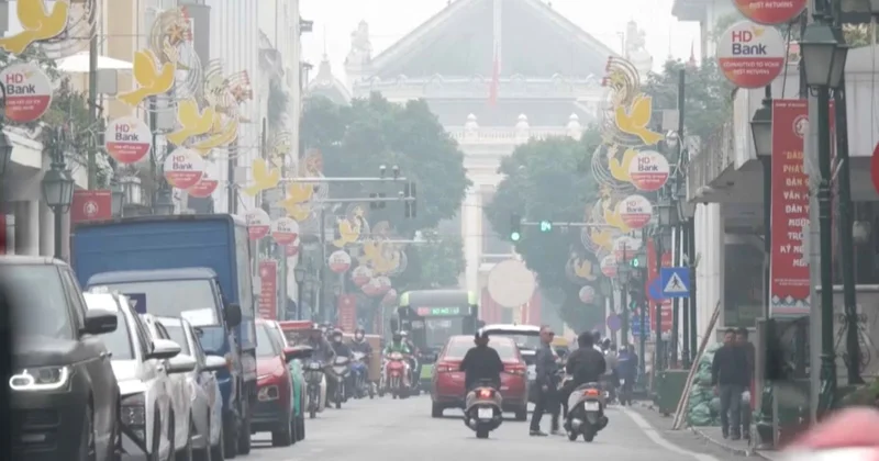 Вьетнам астанасын түтін тұмшалады