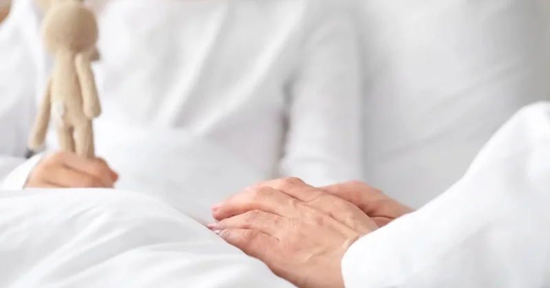 52 человека отравились газом в поезде в Алматы: двух детей перевели из реанимации в палату