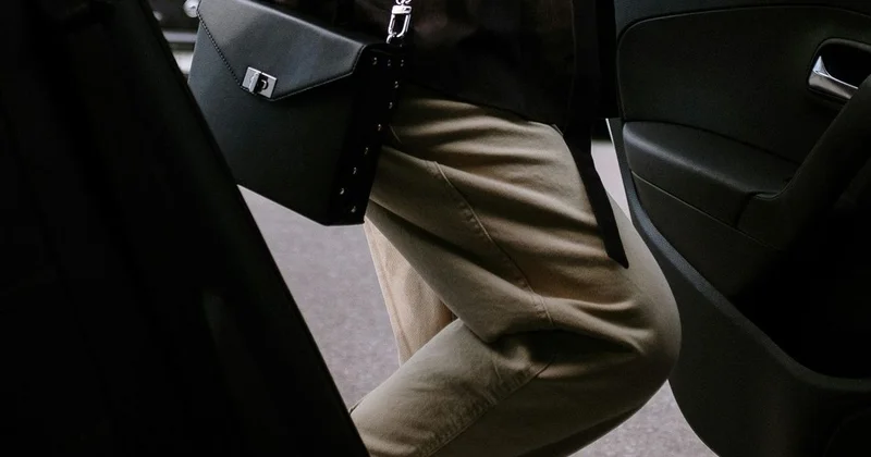 Выехавшую из Астаны на попутной машине пассажирку бросили одну на дороге