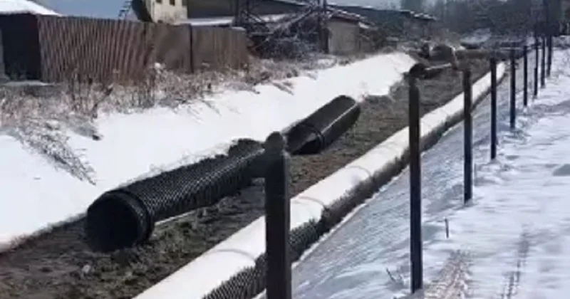 Трубы для реконструкции реки Каргалы в Алматы не выдержали таяния снега и уплыли (видео)