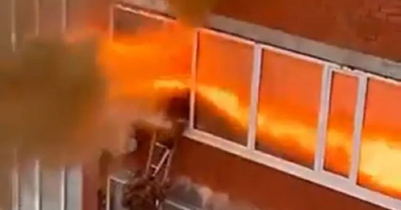 Мощный взрыв прогремел в многоэтажном доме Уральска (видео)