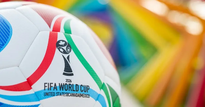 "Даже европейцы не смогут себе позволить". Остановить продажу билетов на ЧМ 2026 по футболу потребовали болельщики