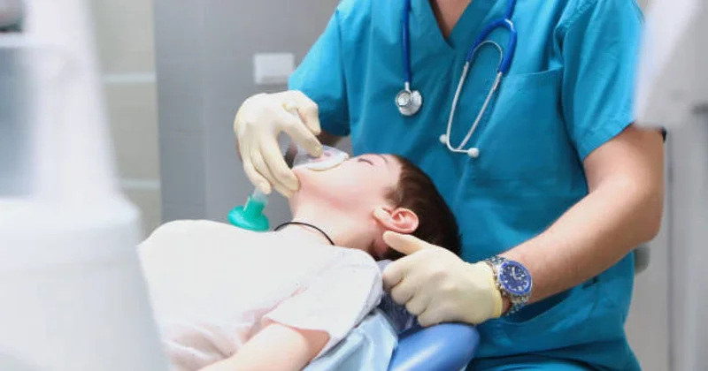 Севоран: Баланы ұйықтатып тісін емдеудің қаупі мен тиімділігі қандай?