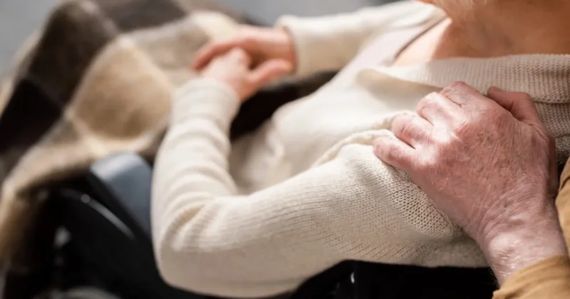 "Врачи только добавляют хлопот". 95 летняя труженица тыла из Кызылорды не может оформить инвалидность