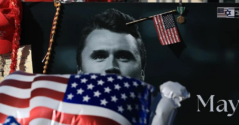 Обвиняемый в убийстве Чарли Кирка предстал перед судом в США