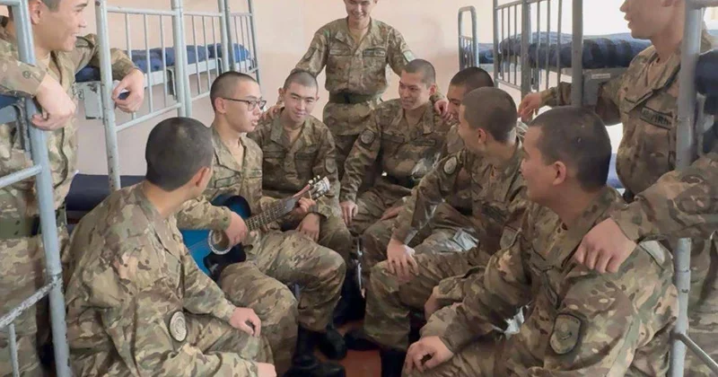 Двенадцать друзей в одном строю