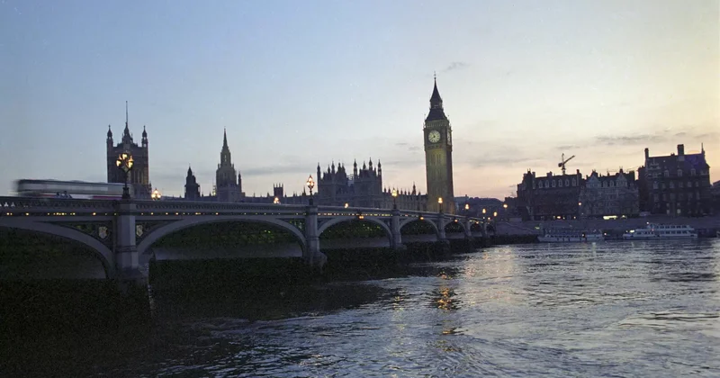 Әскердің қауіпсіздігіне көз жеткізбейінше Украинаға жібермейміз Ұлыбритания маршалы