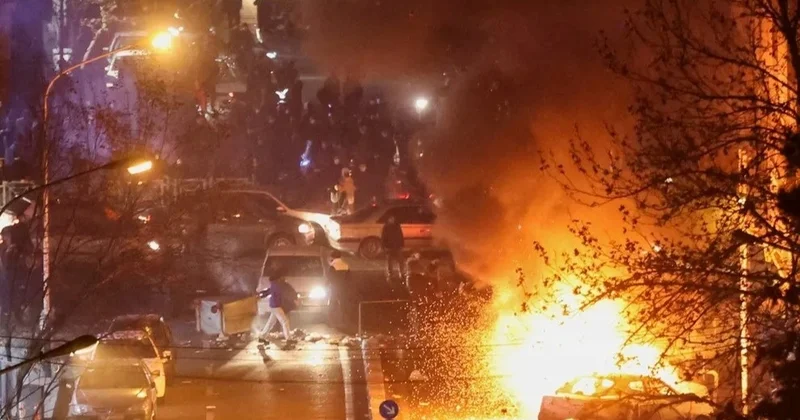 Иран наразылық кезінде шамамен 2000 адам қаза тапқанын мойындады