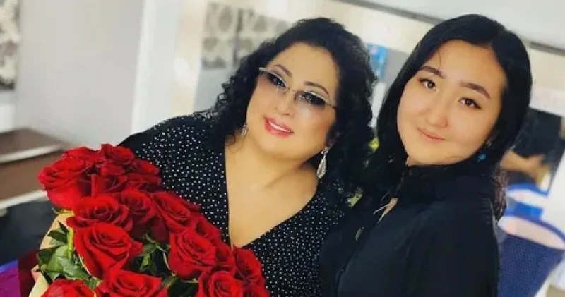 Балаларымның әжесі болып жүре бер: Мақпал Жүнісованың қызы анасына тілегін жеткізді (видео)