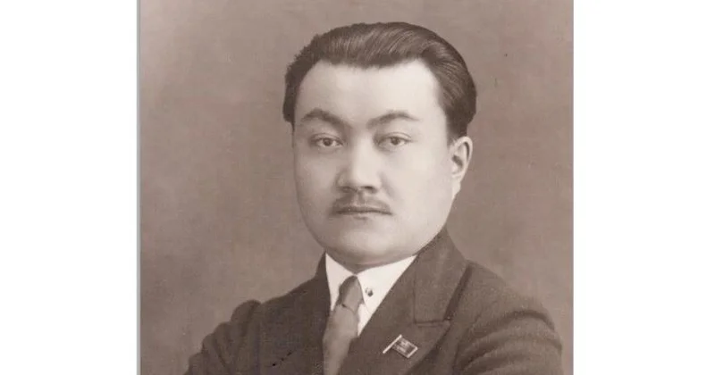 Ұлт театрының тұңғыш қойылымы