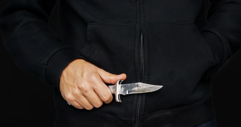 Казахстанца убили во дворе собственного дома после угроз и оскорблений в WhatsApp