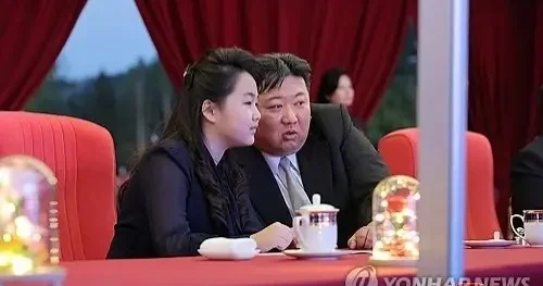 Ким Чен Ын қызын мұрагер ретінде дайындап жатыр БАҚ