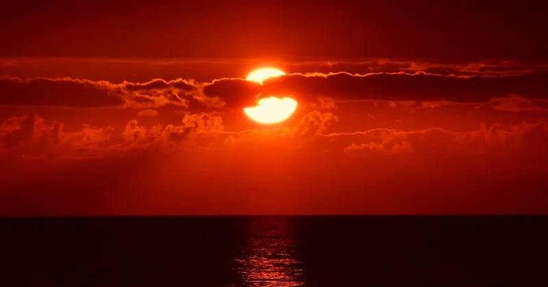 Гигантский смайлик в 1,5 млн километров появился на Солнце